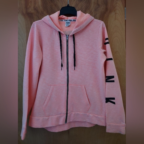 Pink brand hoodie - Picture 3 of 6